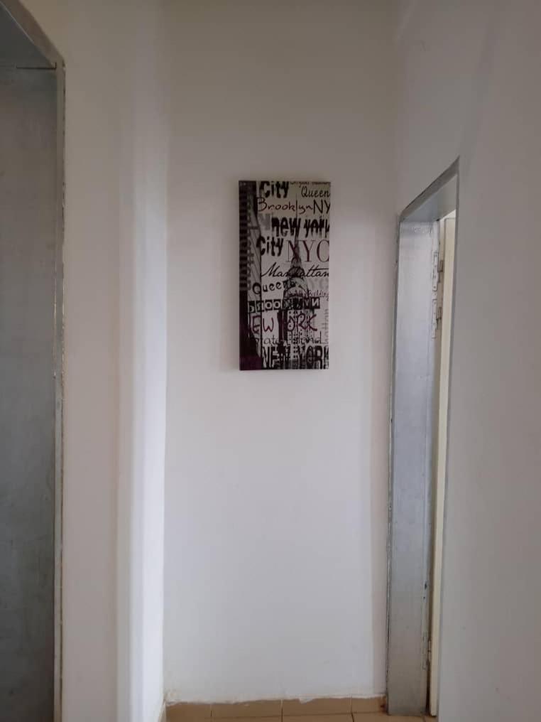 Appart Meuble Le Dakota Yaounde Room photo