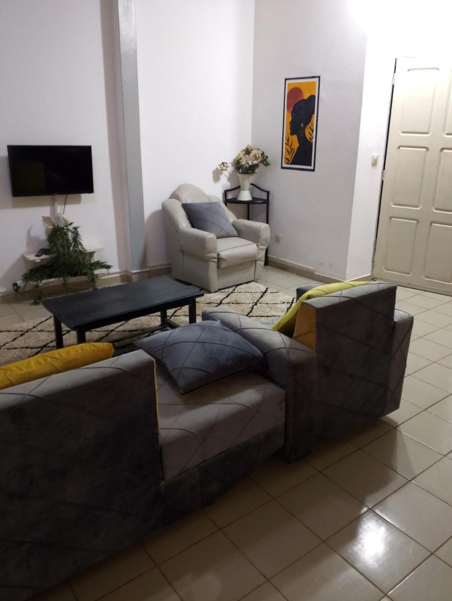 Appart Meuble Le Dakota Yaounde Room photo